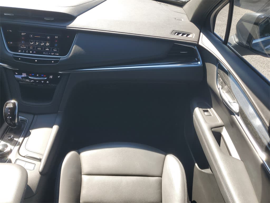 Thumbnail: 2021 Cadillac XT5 - 21