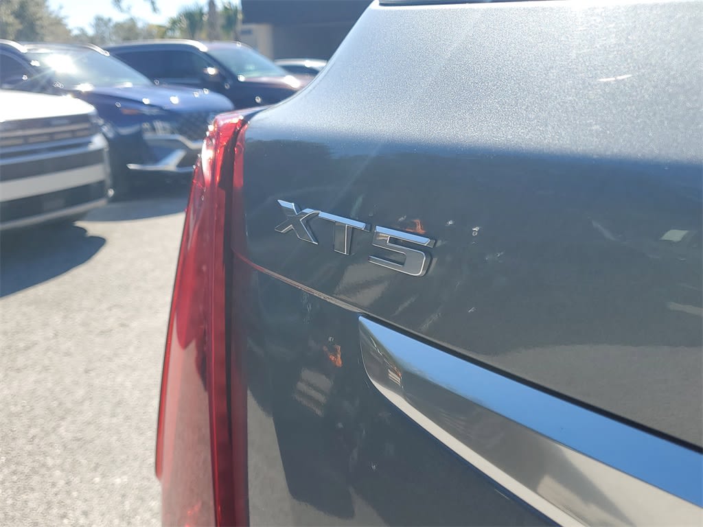Thumbnail: 2021 Cadillac XT5 - 17