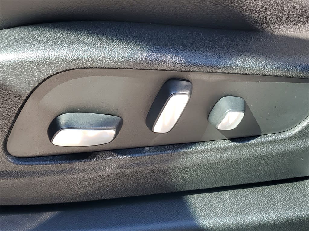 Thumbnail: 2021 Cadillac XT5 - 24