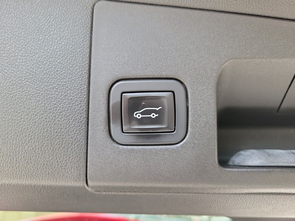 Thumbnail: 2018 Cadillac XT5 - 8