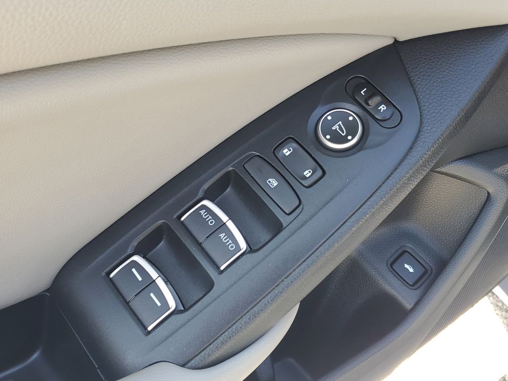 Thumbnail: 2019 Honda Accord - 21