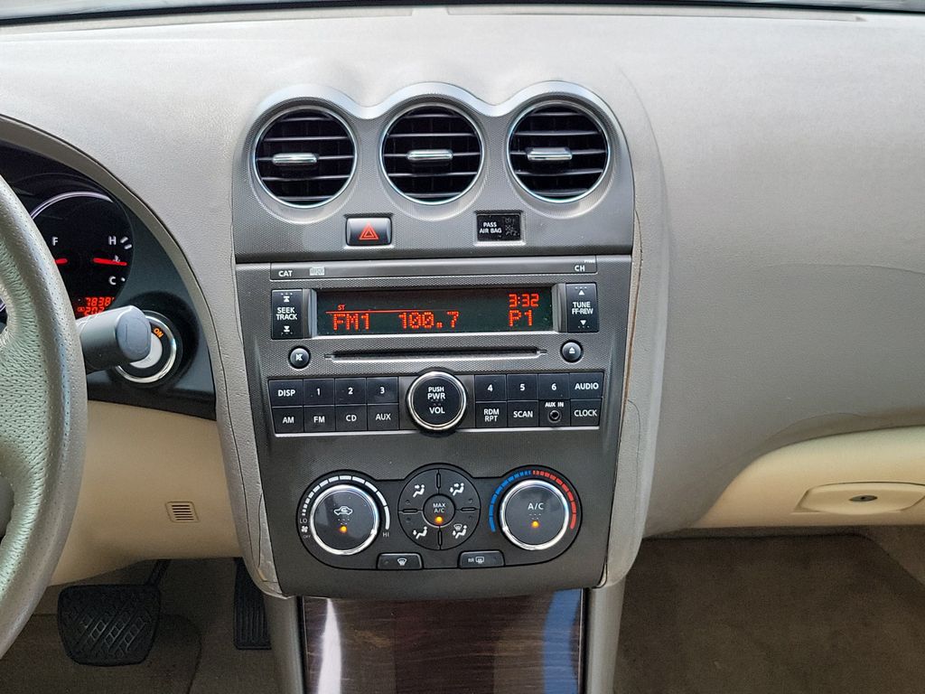 Thumbnail: 2012 Nissan Altima - 18