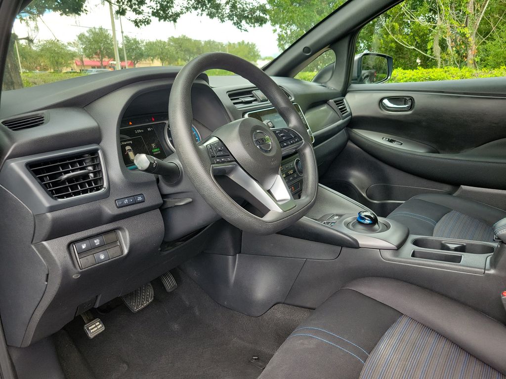 Thumbnail: 2022 Nissan Leaf - 2