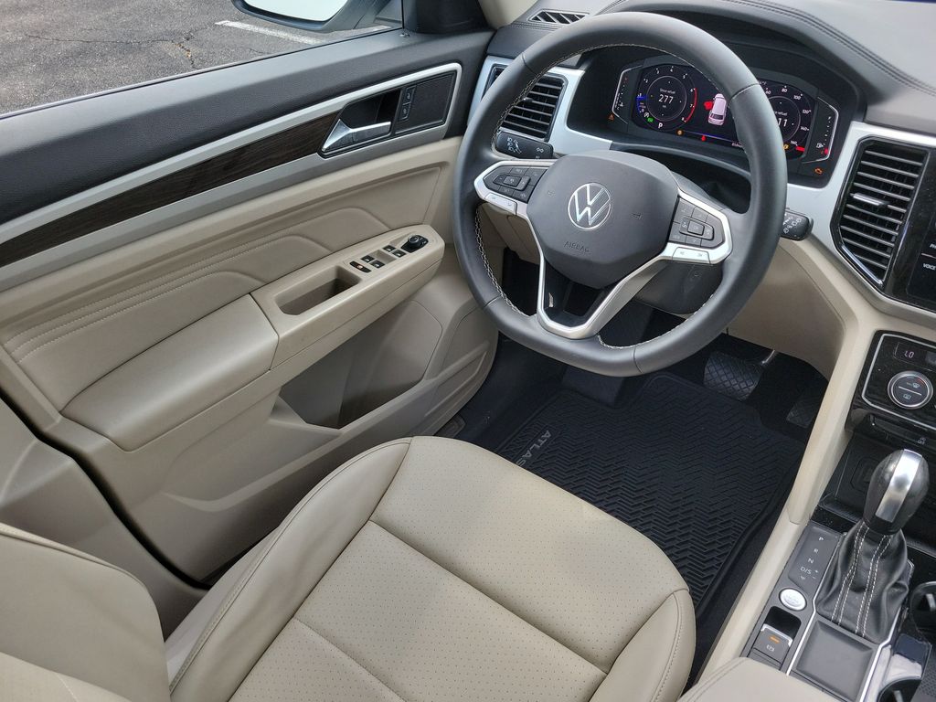 Thumbnail: 2022 Volkswagen Atlas - 10
