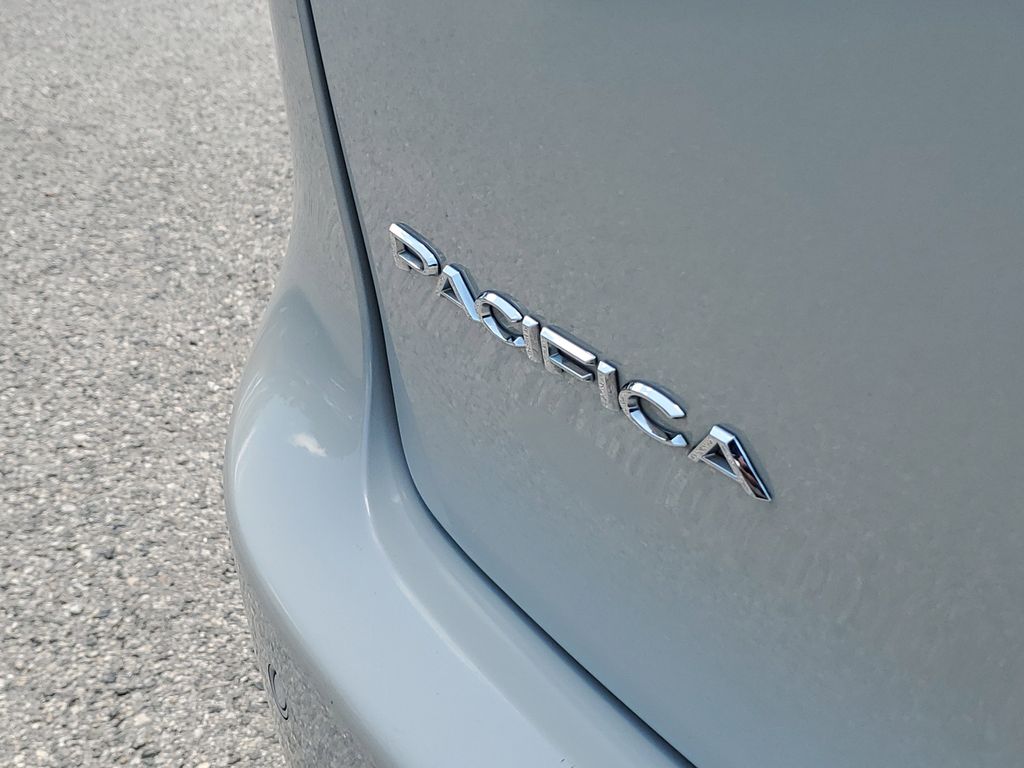 Thumbnail: 2017 Chrysler Pacifica - 4