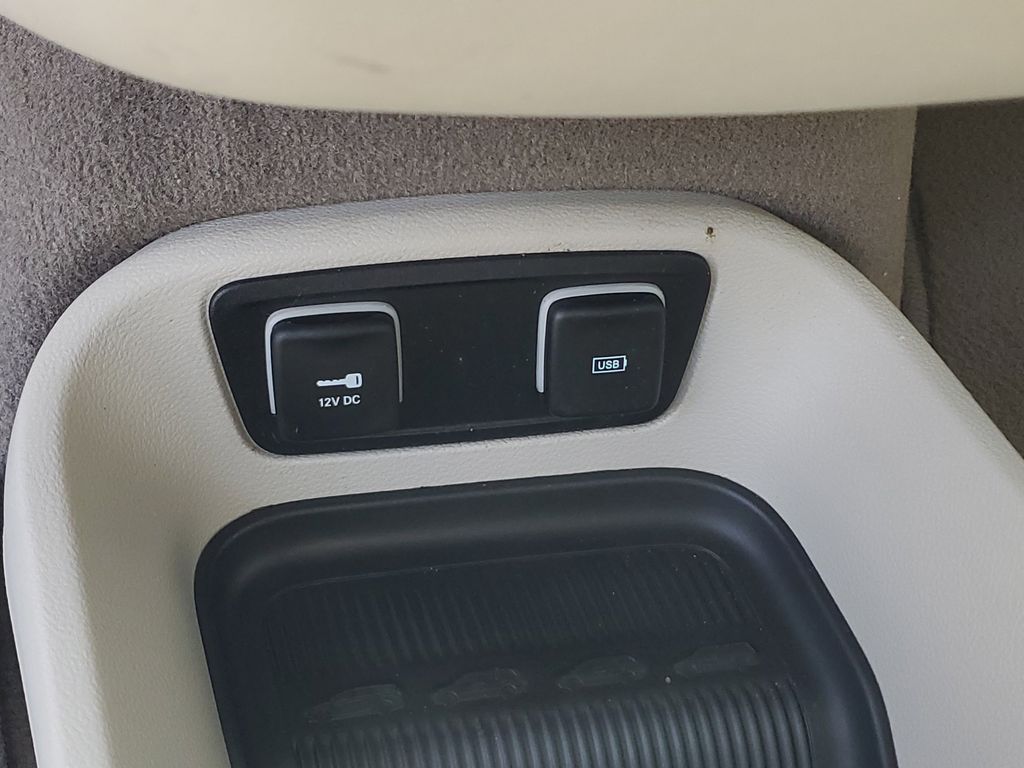 Thumbnail: 2017 Chrysler Pacifica - 28
