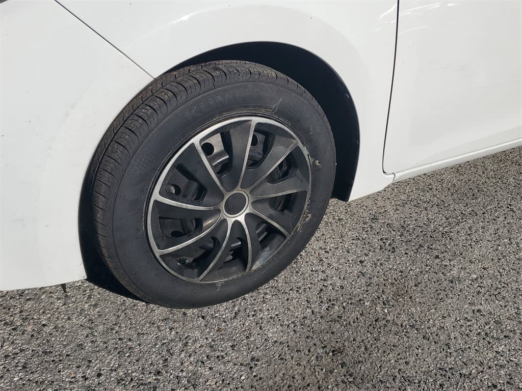 Thumbnail: 2015 Toyota Corolla - 6