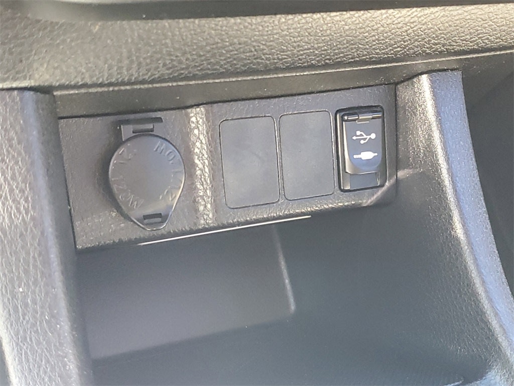 Thumbnail: 2015 Toyota Corolla - 28