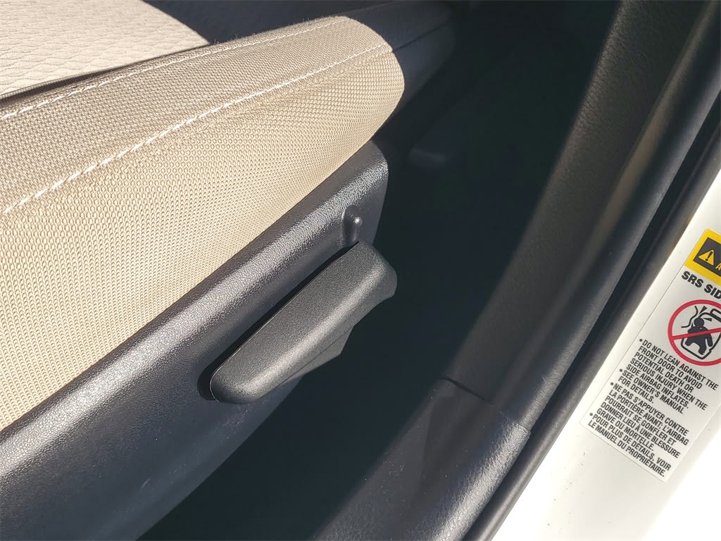 Thumbnail: 2015 Toyota Corolla - 9