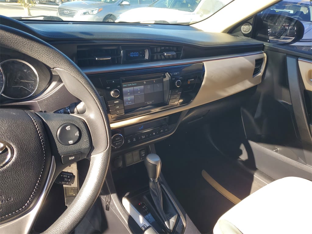 Thumbnail: 2015 Toyota Corolla - 29