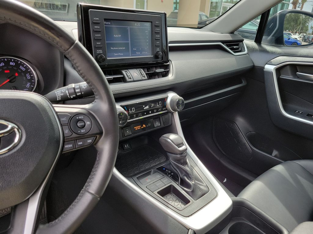 Thumbnail: 2019 Toyota RAV4 - 31