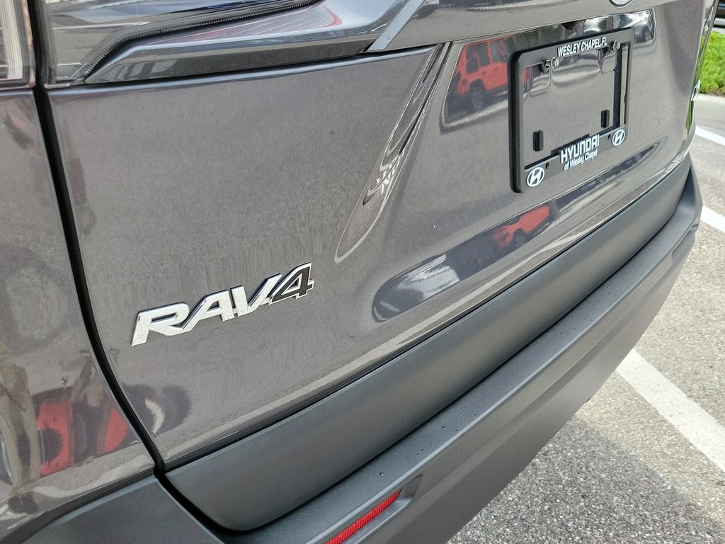 Thumbnail: 2019 Toyota RAV4 - 17