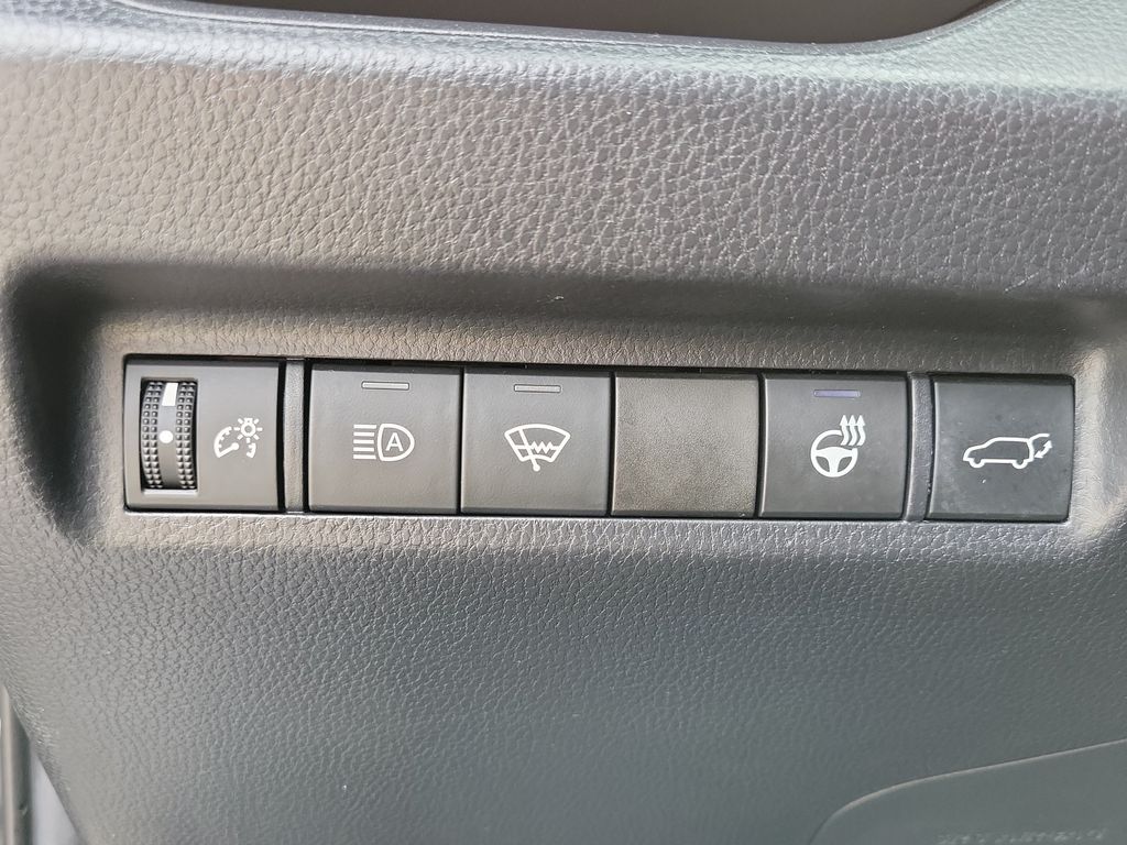 Thumbnail: 2019 Toyota RAV4 - 24