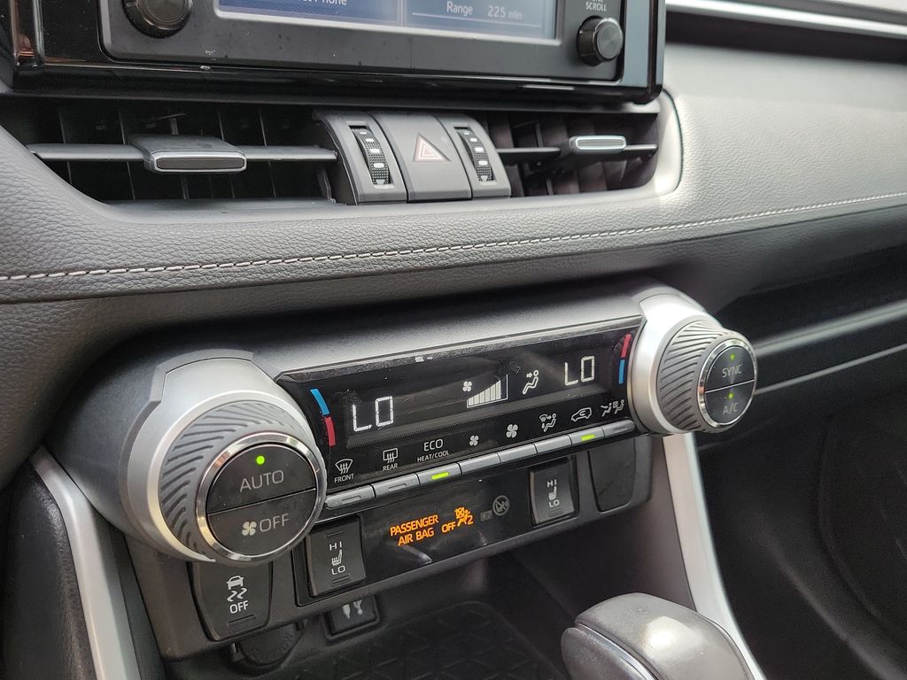 Thumbnail: 2019 Toyota RAV4 - 29