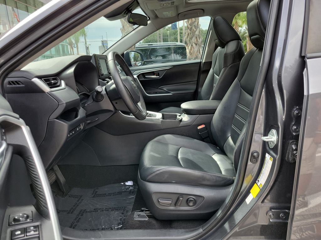 Thumbnail: 2019 Toyota RAV4 - 7