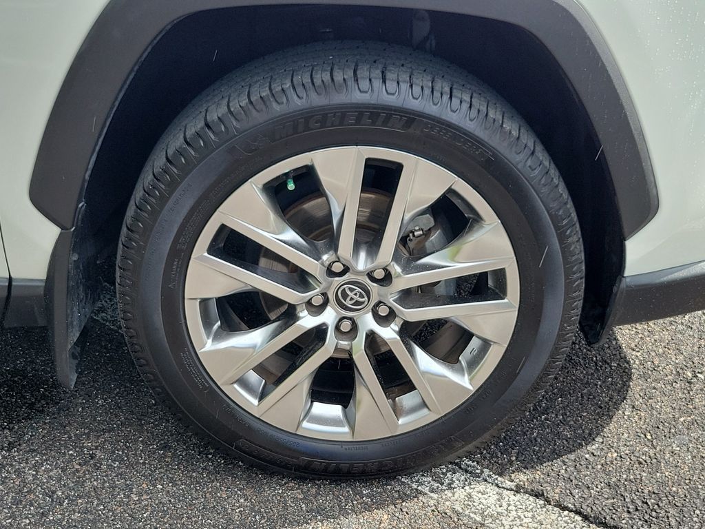 Thumbnail: 2021 Toyota RAV4 - 5