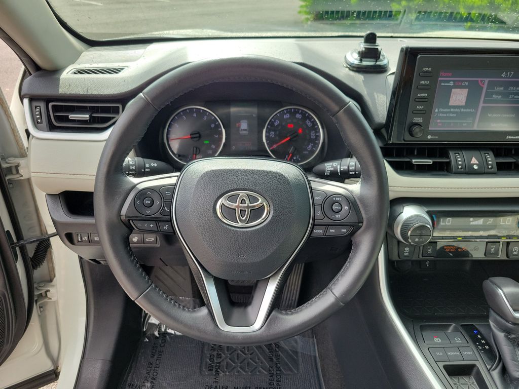 Thumbnail: 2021 Toyota RAV4 - 10