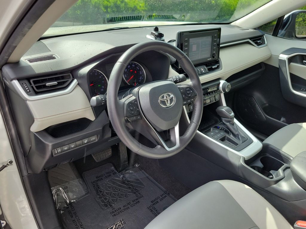 Thumbnail: 2021 Toyota RAV4 - 9