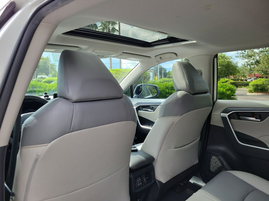 Thumbnail: 2021 Toyota RAV4 - 19