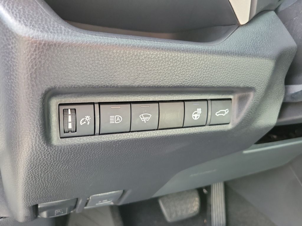Thumbnail: 2021 Toyota RAV4 - 25