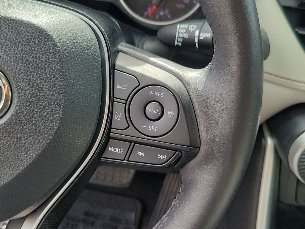Thumbnail: 2021 Toyota RAV4 - 27