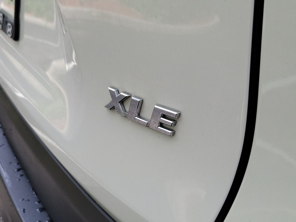 Thumbnail: 2021 Toyota RAV4 - 4