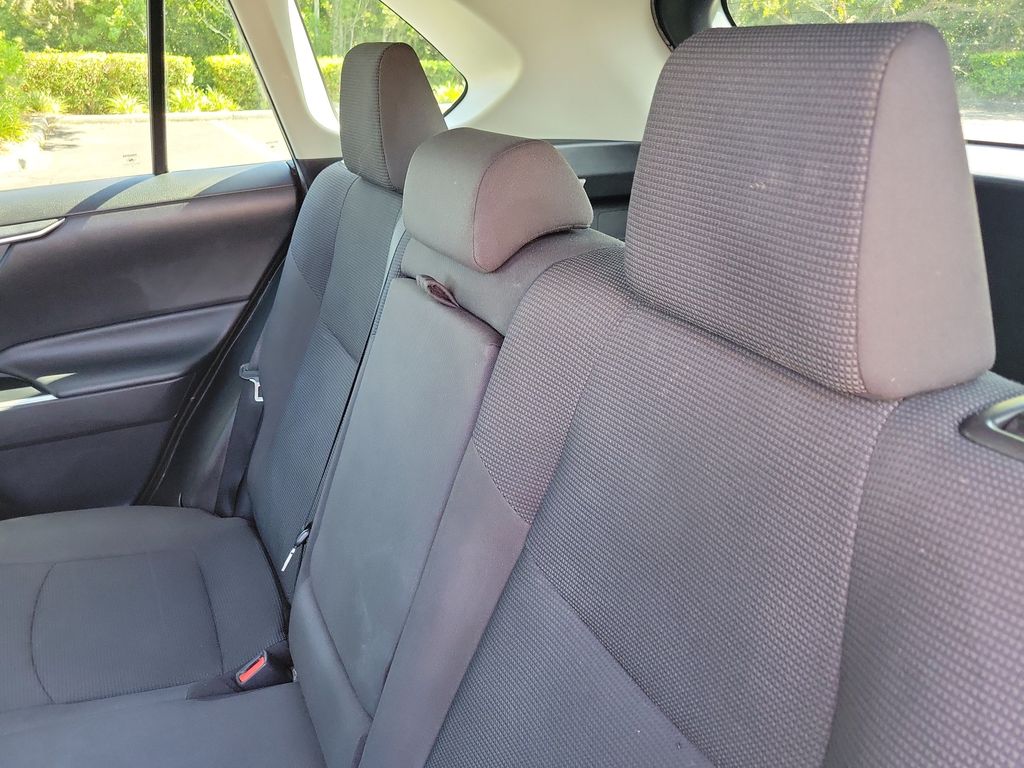 Thumbnail: 2019 Toyota RAV4 - 10