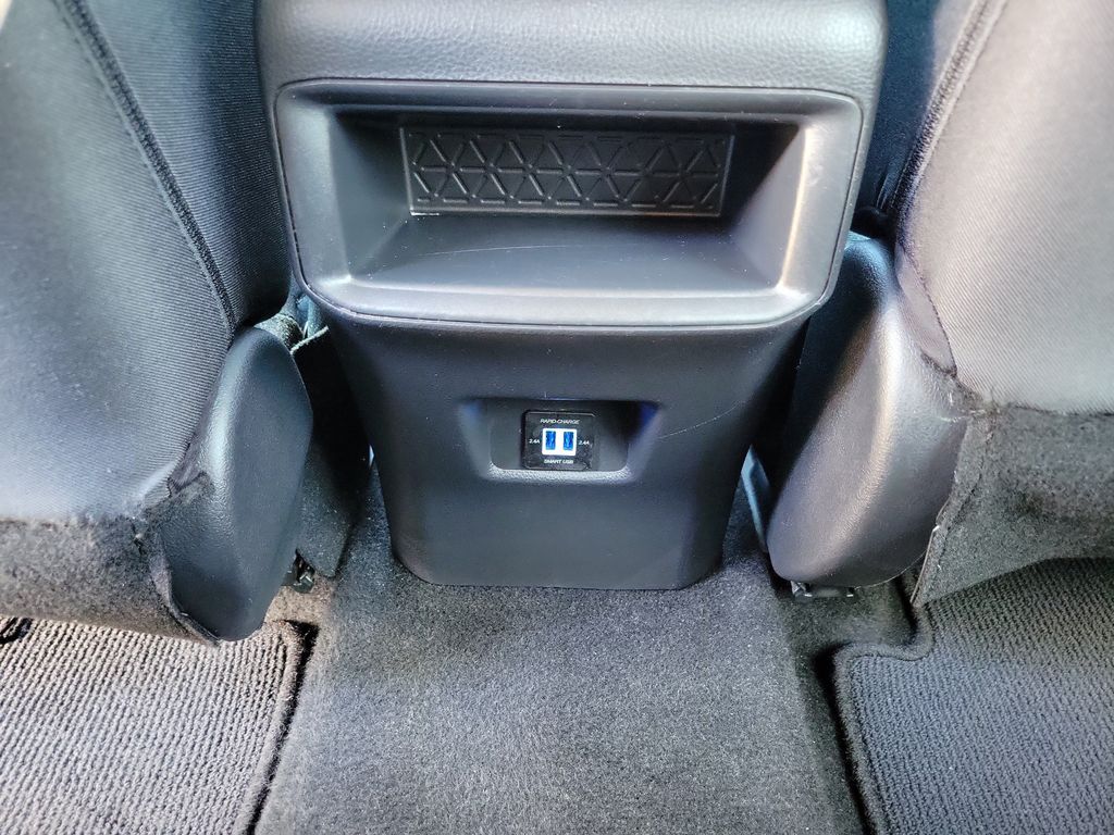 Thumbnail: 2019 Toyota RAV4 - 27