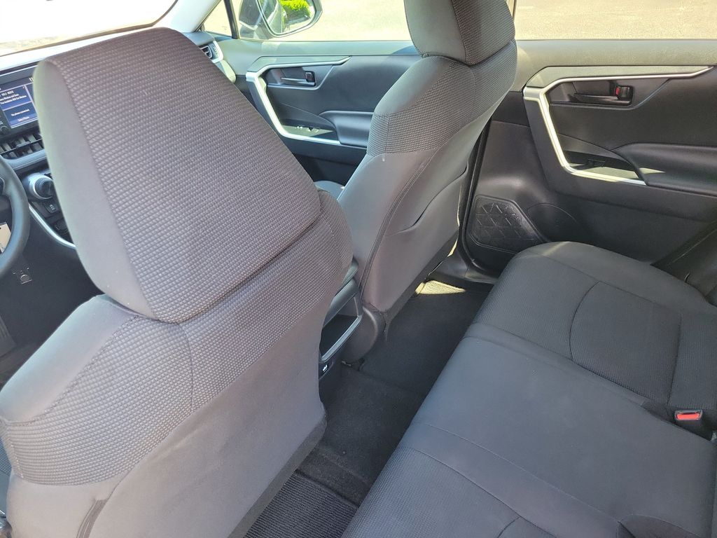 Thumbnail: 2019 Toyota RAV4 - 25