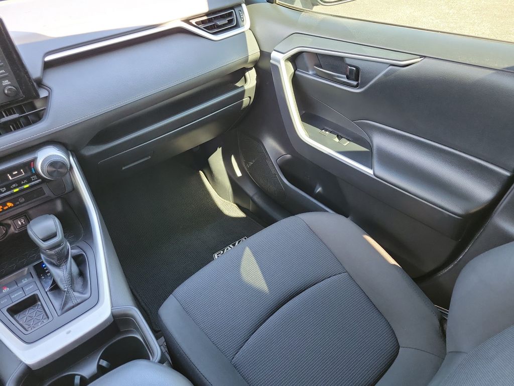Thumbnail: 2019 Toyota RAV4 - 11