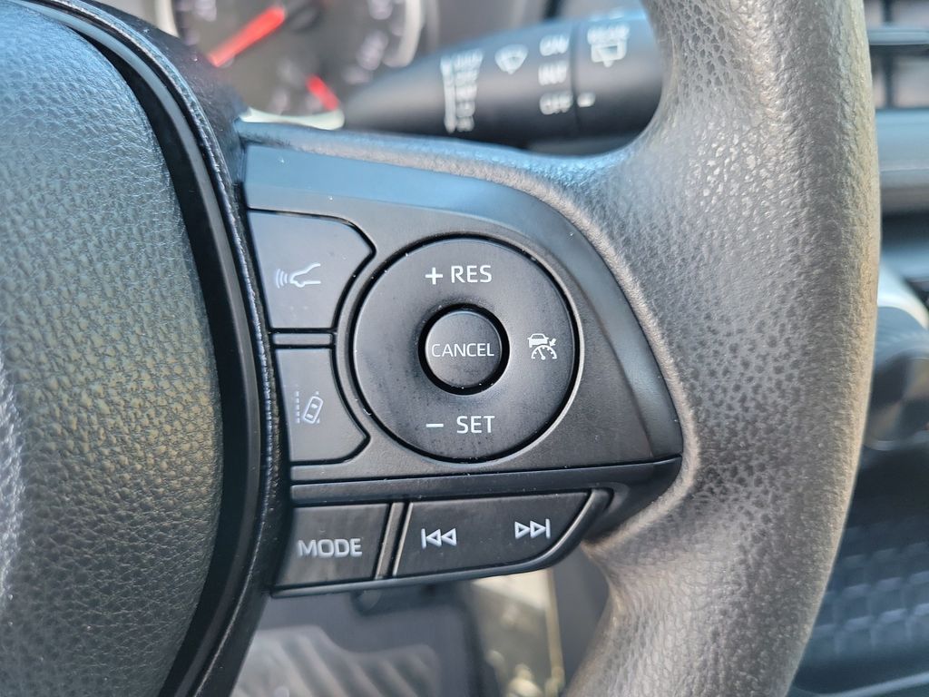 Thumbnail: 2019 Toyota RAV4 - 31