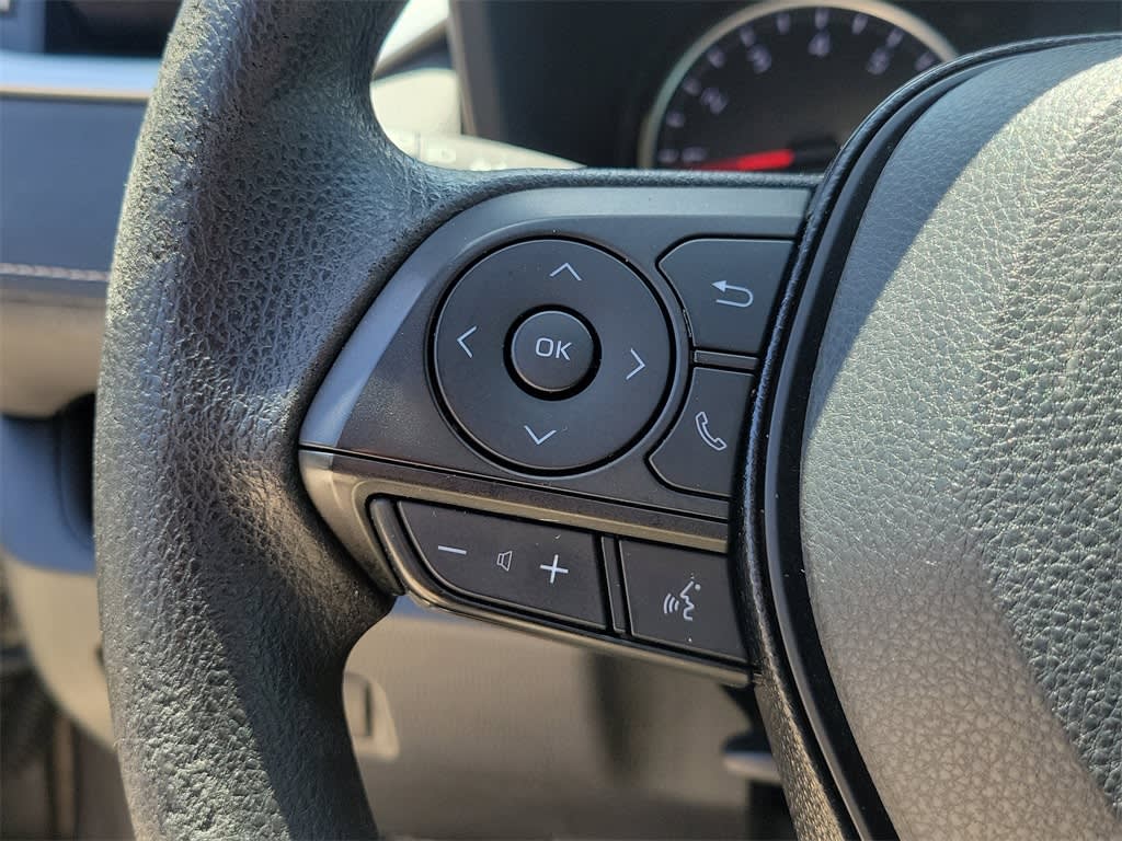 2021 Toyota RAV4 LE 27