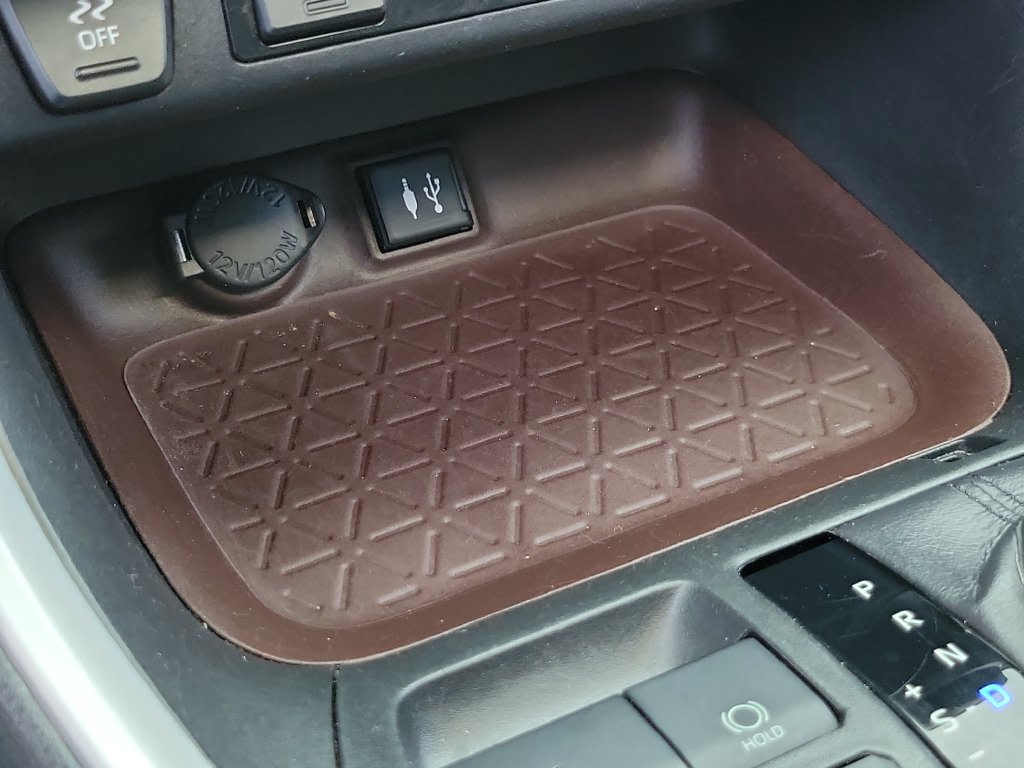 Thumbnail: 2019 Toyota RAV4 - 16