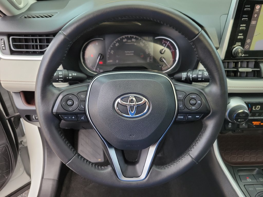 Thumbnail: 2019 Toyota RAV4 - 12