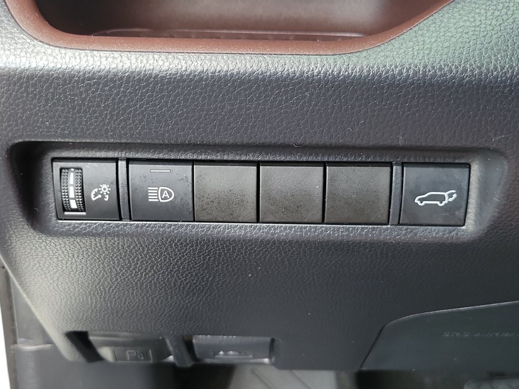 Thumbnail: 2019 Toyota RAV4 - 25