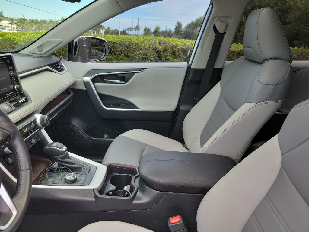 Thumbnail: 2019 Toyota RAV4 - 9