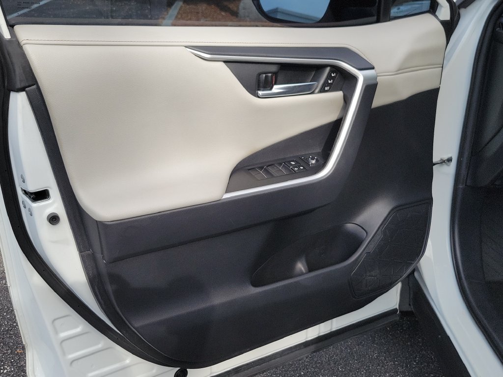 Thumbnail: 2019 Toyota RAV4 - 30
