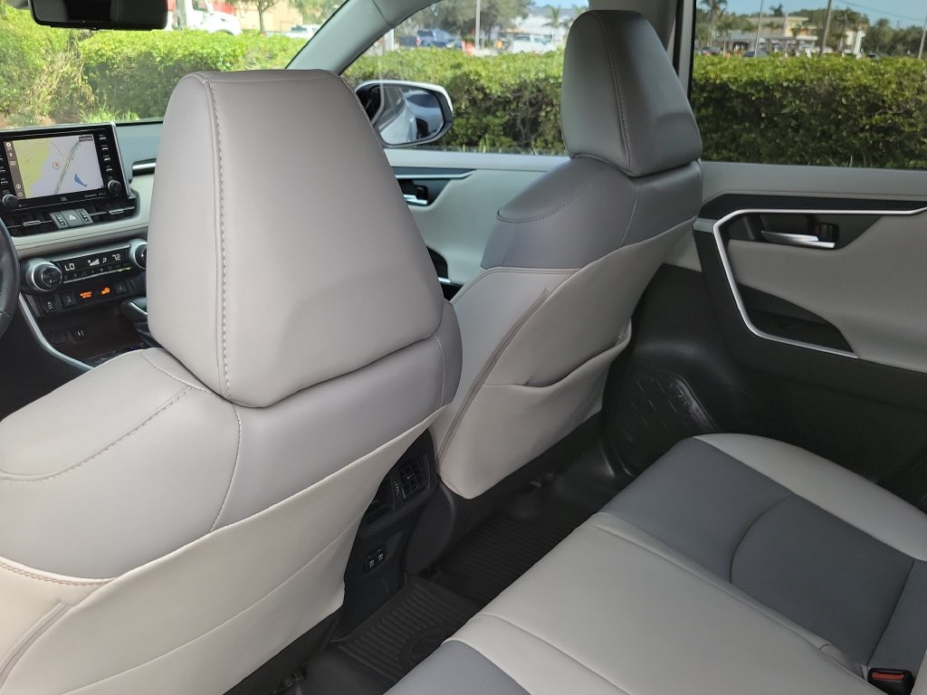 Thumbnail: 2019 Toyota RAV4 - 10