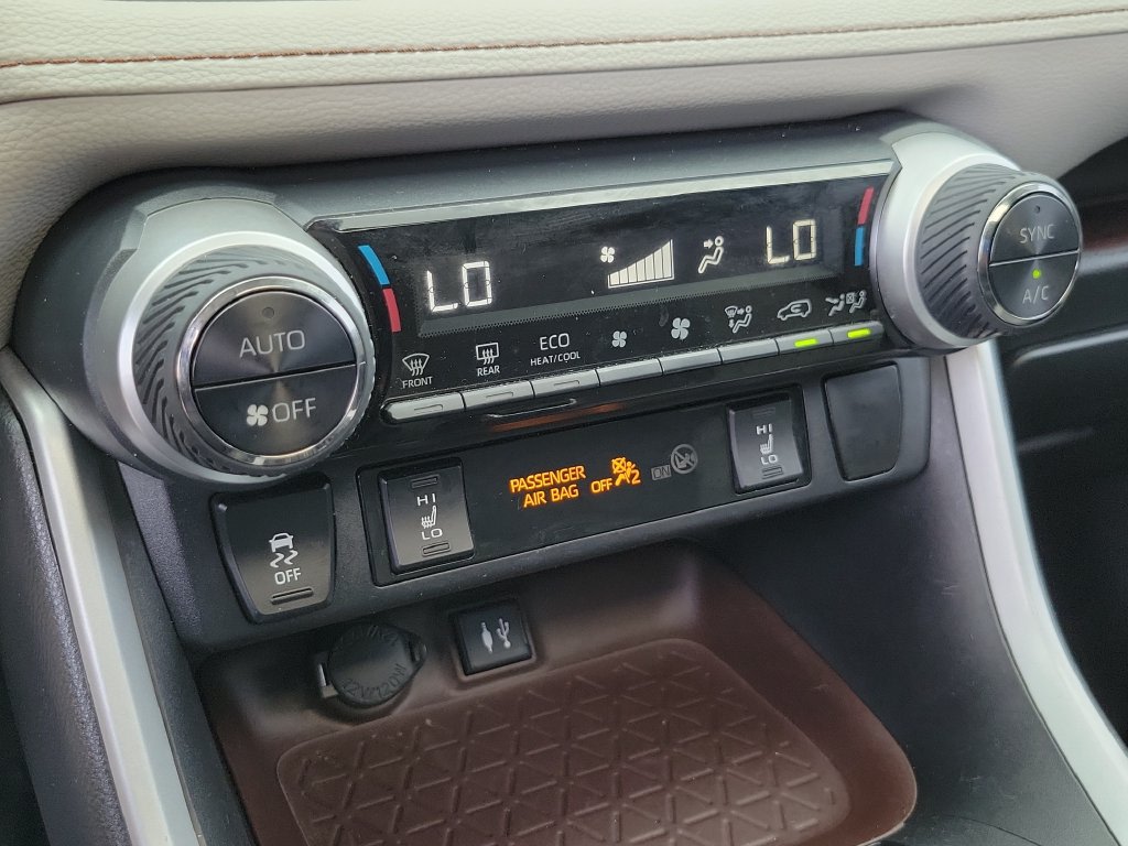 Thumbnail: 2019 Toyota RAV4 - 23