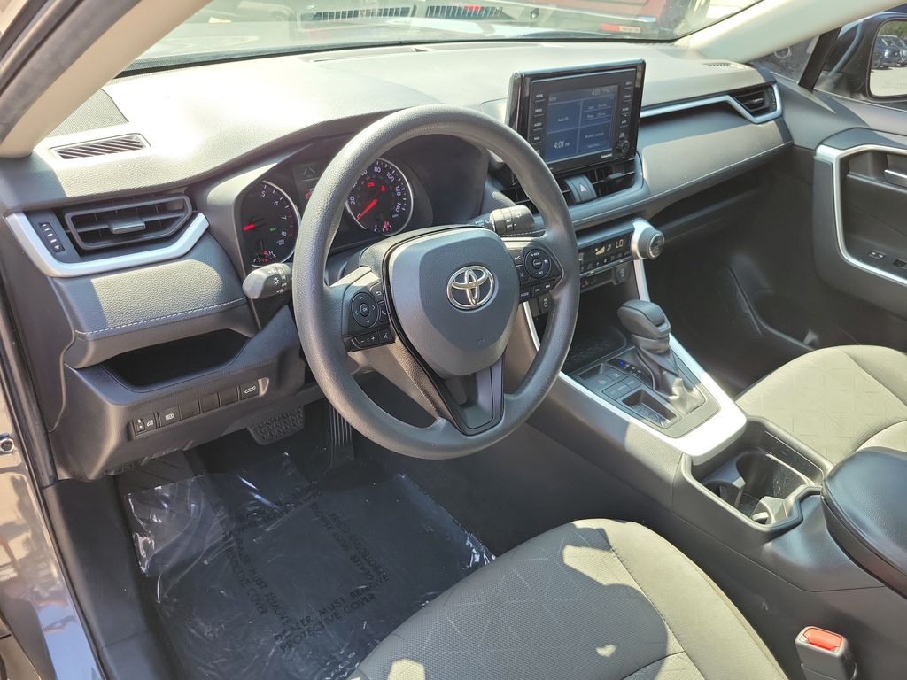 Thumbnail: 2021 Toyota RAV4 - 9