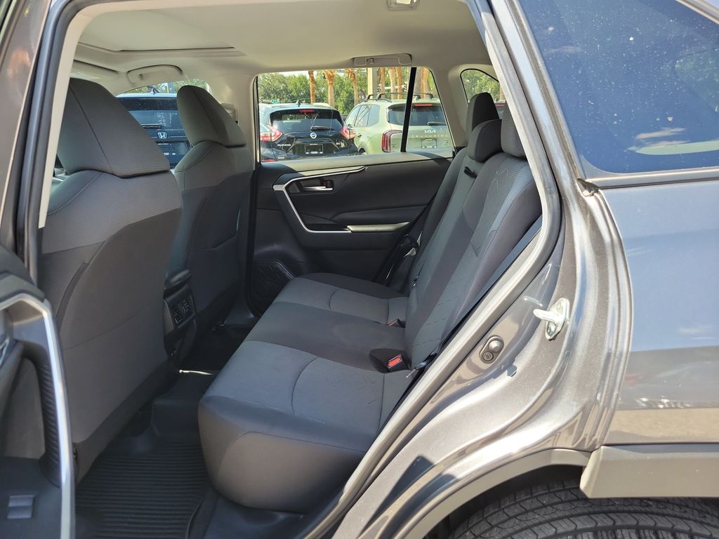 Thumbnail: 2021 Toyota RAV4 - 8