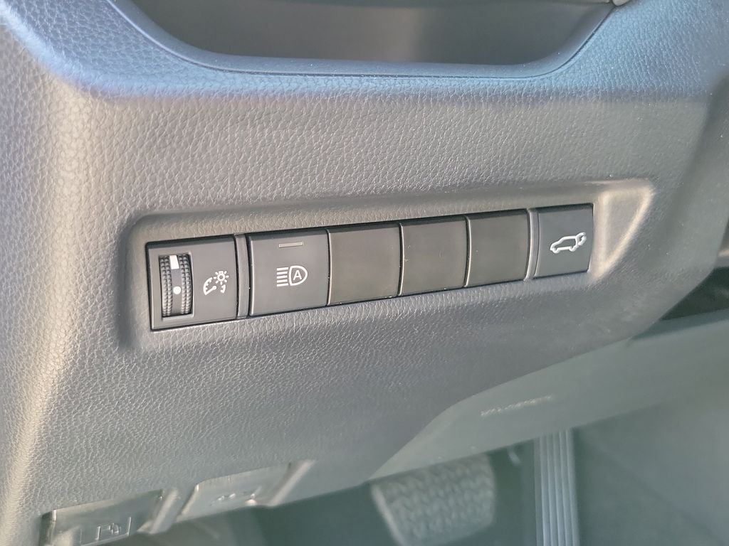 Thumbnail: 2021 Toyota RAV4 - 24
