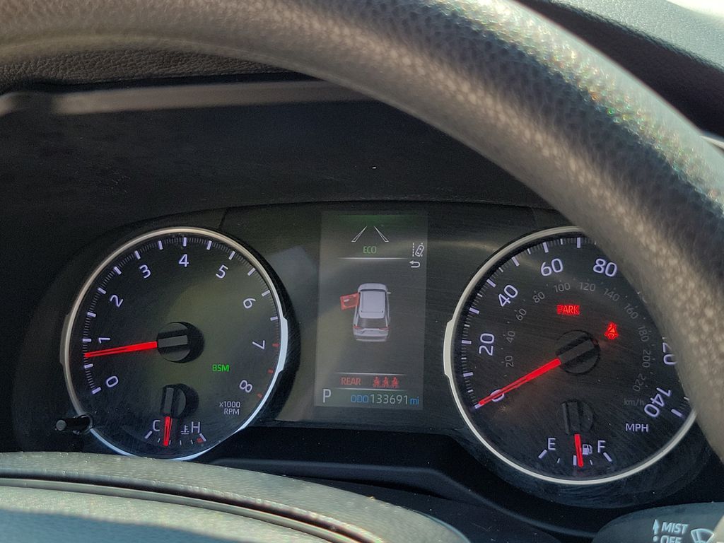 Thumbnail: 2021 Toyota RAV4 - 12