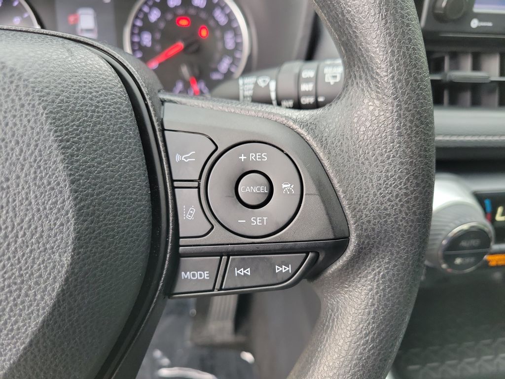 Thumbnail: 2022 Toyota RAV4 - 26