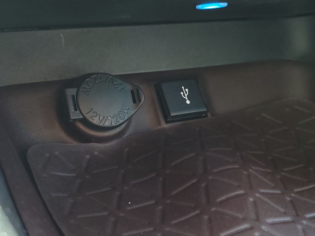 Thumbnail: 2021 Toyota RAV4 - 30