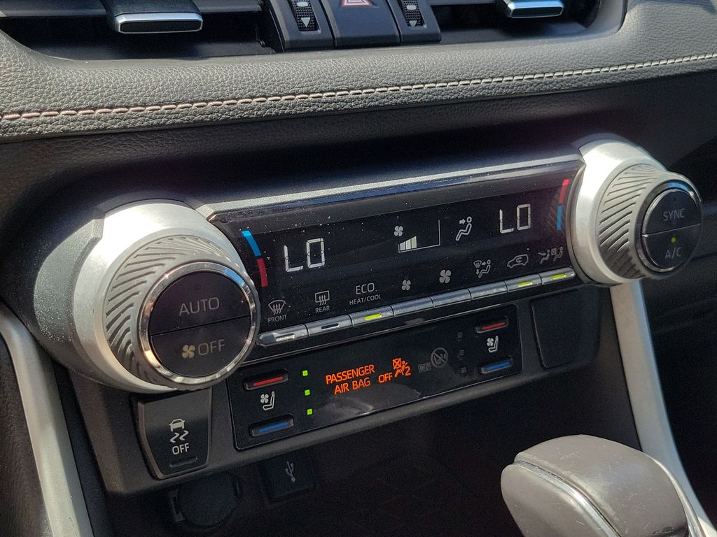 Thumbnail: 2021 Toyota RAV4 - 29