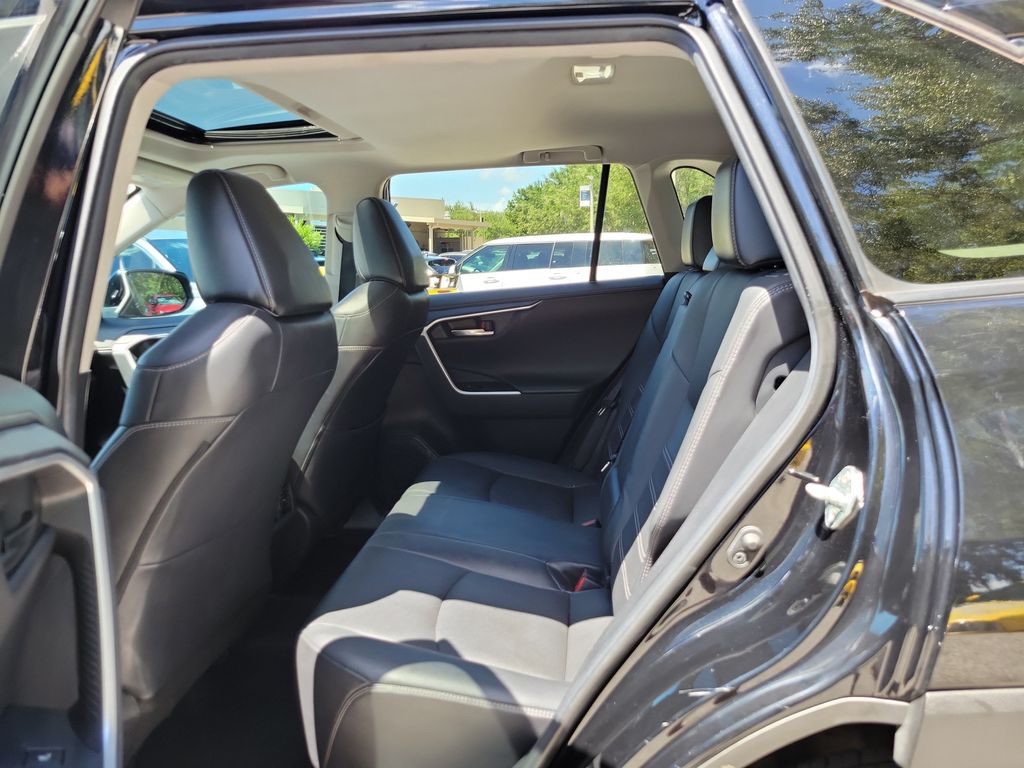 Thumbnail: 2021 Toyota RAV4 - 8