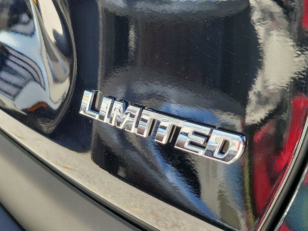 Thumbnail: 2021 Toyota RAV4 - 4