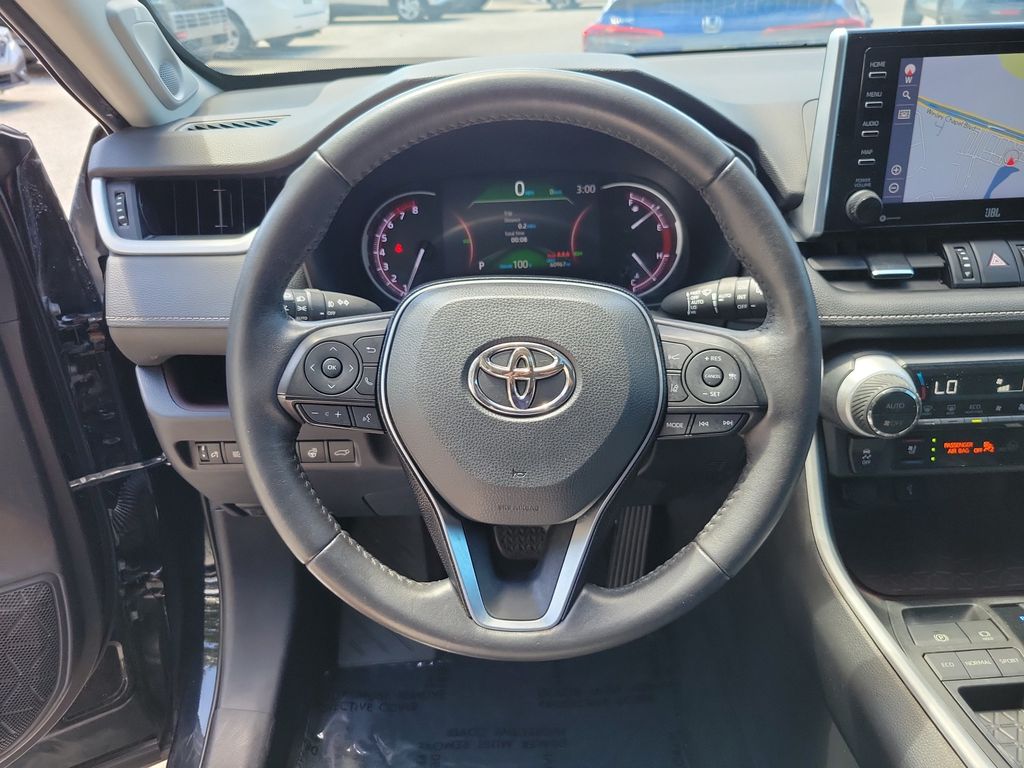 Thumbnail: 2021 Toyota RAV4 - 10