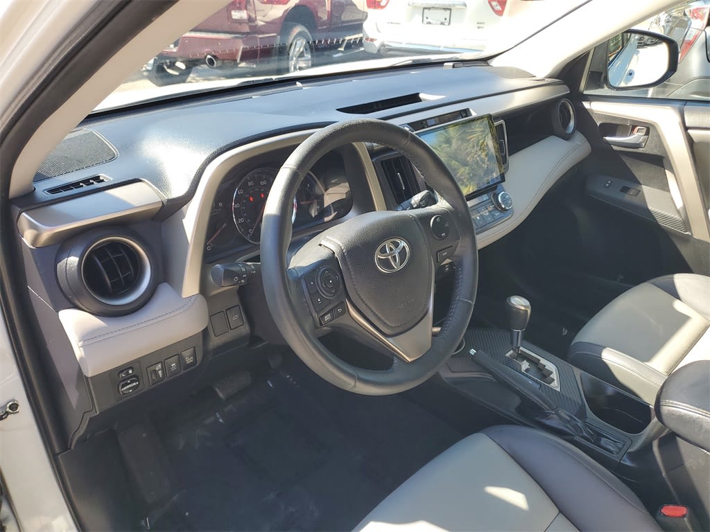 Thumbnail: 2015 Toyota RAV4 - 9